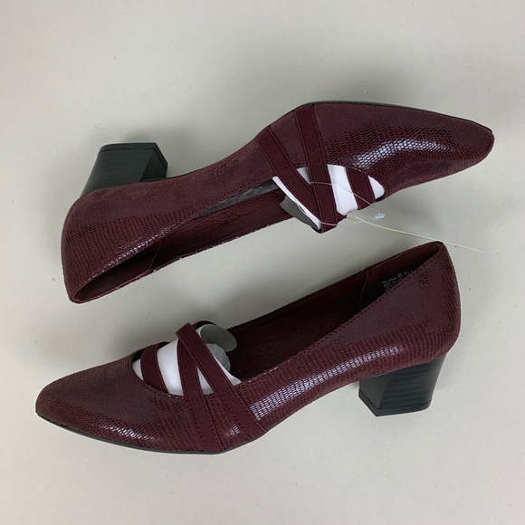 STORAGE Kim Rodger red snakeskin texture Point toe chunky heel pumps Sz 6.5 - Picture 9 of 16